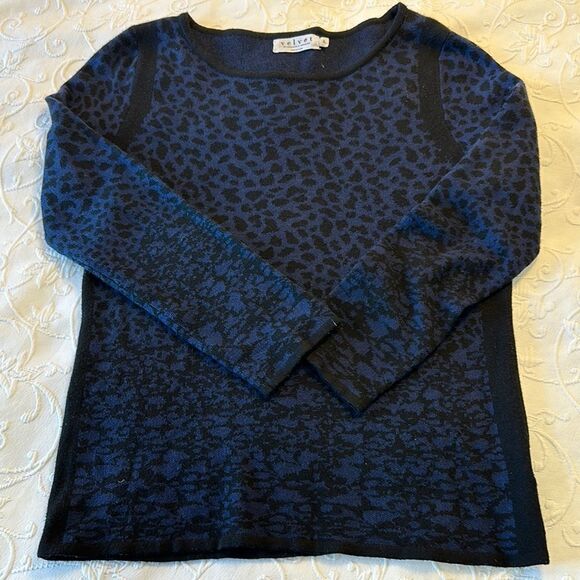 Velvet by Graham & Spencer Sweaters - Velvet animal/abstract print pullover blue‎ and black